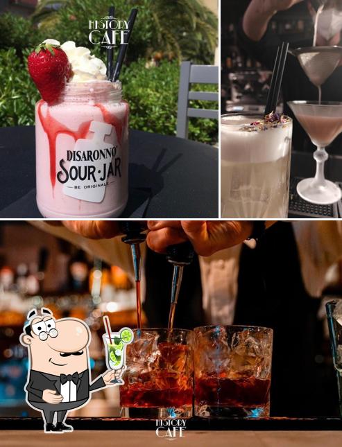 Goditi un drink a History