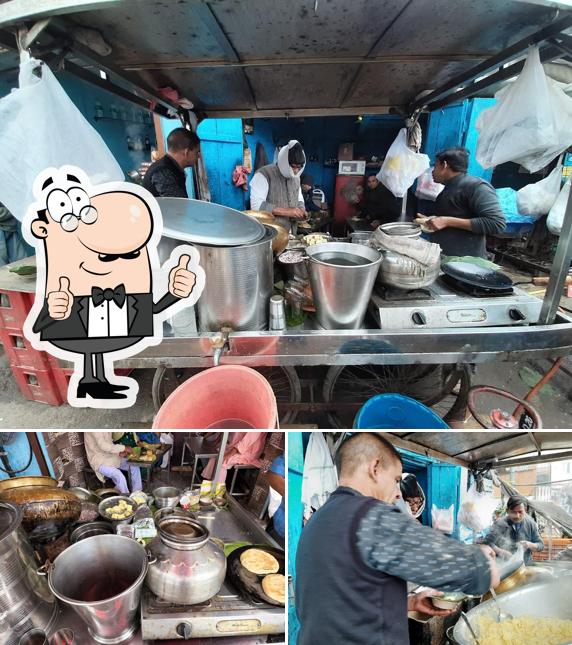 Here's an image of BABU RAM CHOLE WALE