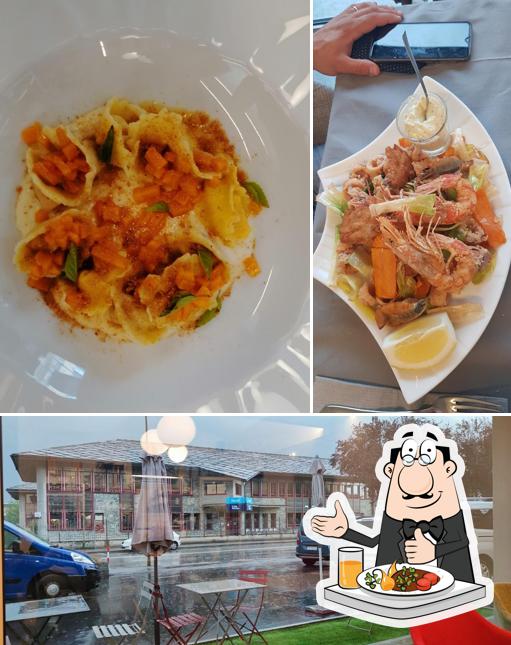 Guarda la foto che raffigura la cibo e interni di La Strega - Restaurant Wine Bar