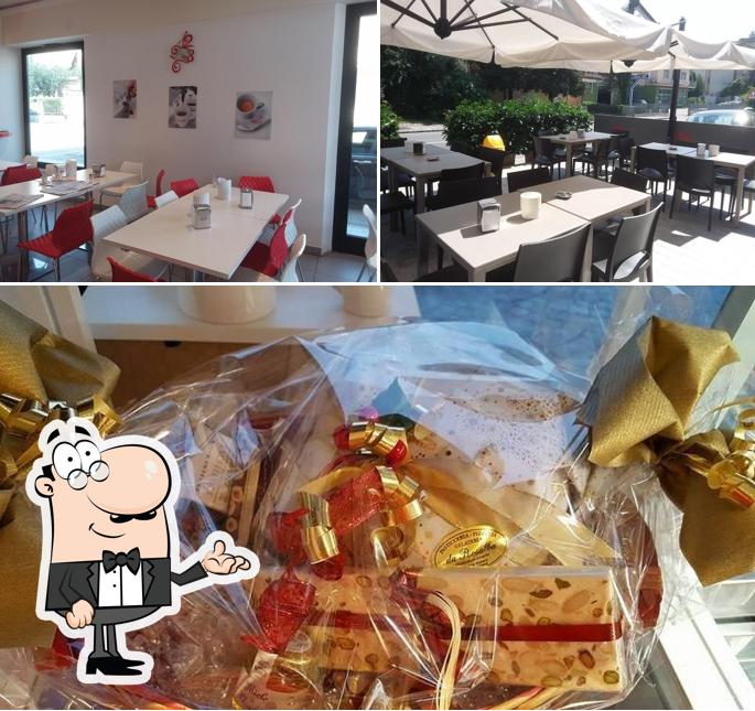 Tra le varie cose da Pizzeria - Gelateria - Pasticceria - Bar da Rosalba si possono trovare la interni e cibo