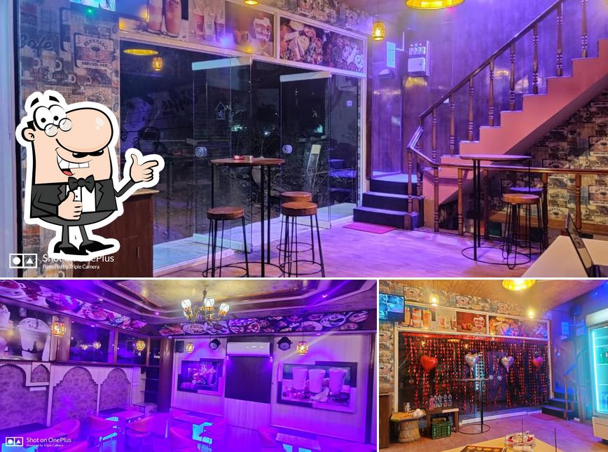 Cafe Mehfil & Resto- Cabin Cafe in Mansarovar photo