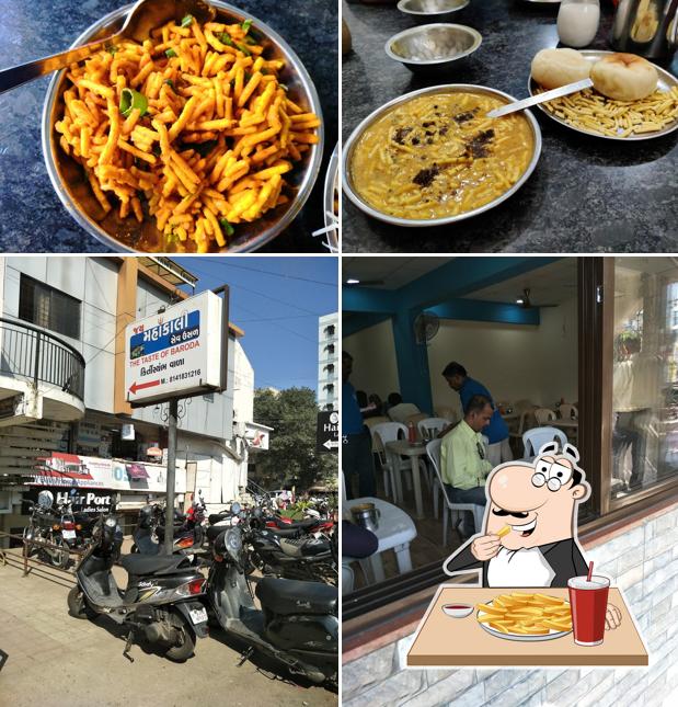 Try out chips at Jay Mahakali Sev Usal (kirti stambh wala) Shubhanpura branch