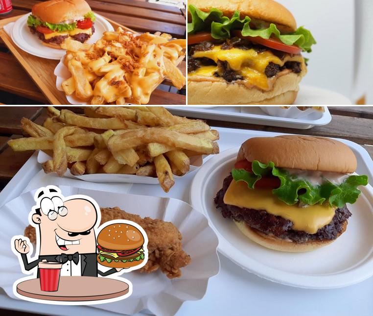 Ordina un hamburger a KHEOPS Smashburgers