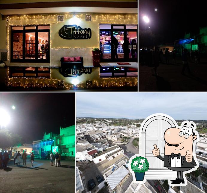 Gli esterni di Tiffany Caffè