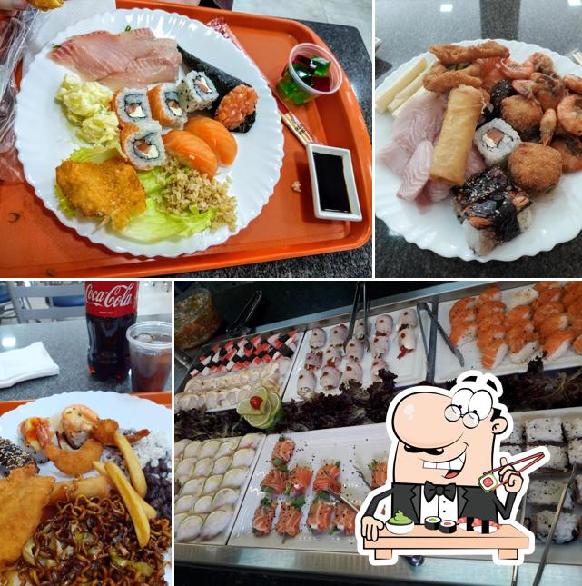 Rolos de sushi são disponibilizados no Lírio Restaurante