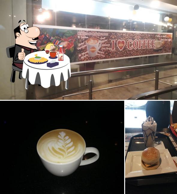 Hamburger at Coffee Beans & Chocolate