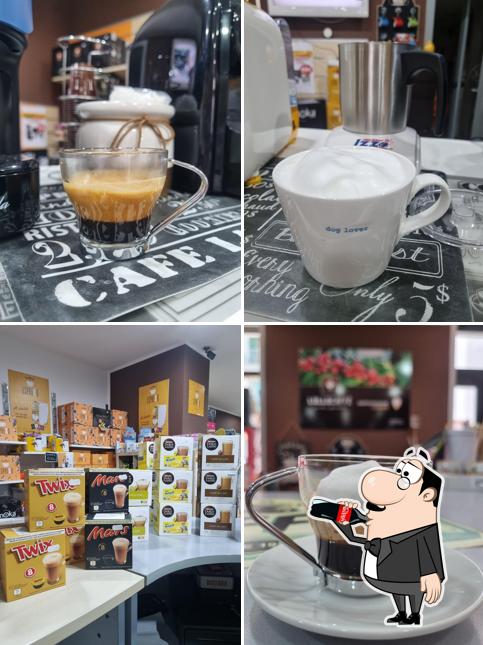 Caffè al Revolution Coffee