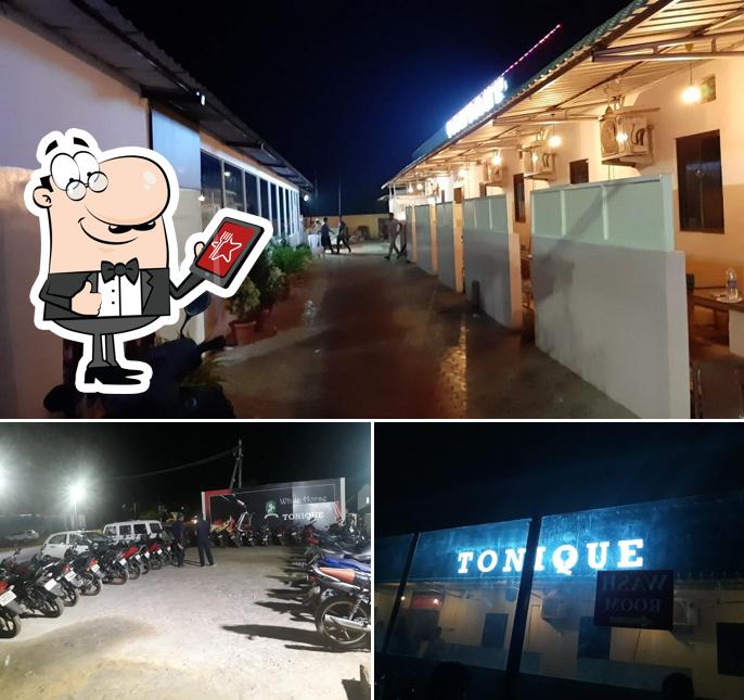 Check out how White Horse Bar looks outside