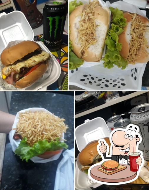 Experimente um hambúrguer no Clebão lanches