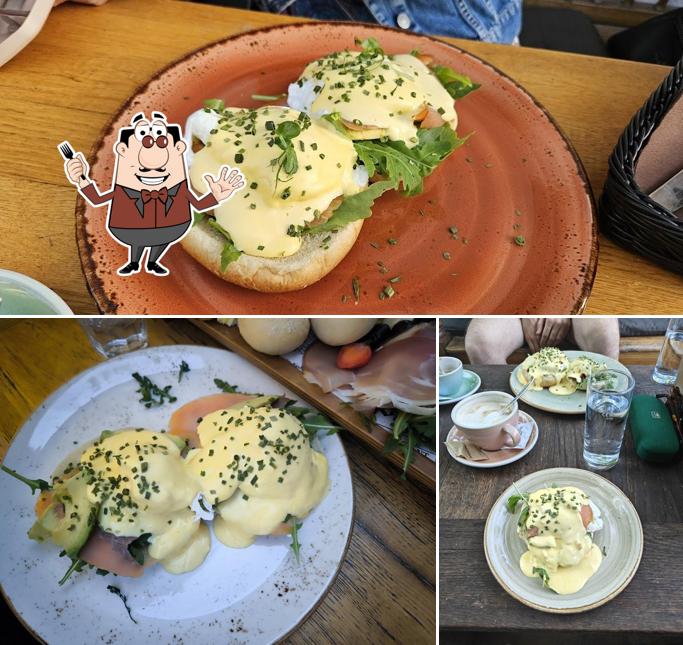 Uova alla benedict al Dvor Tacen Cafe