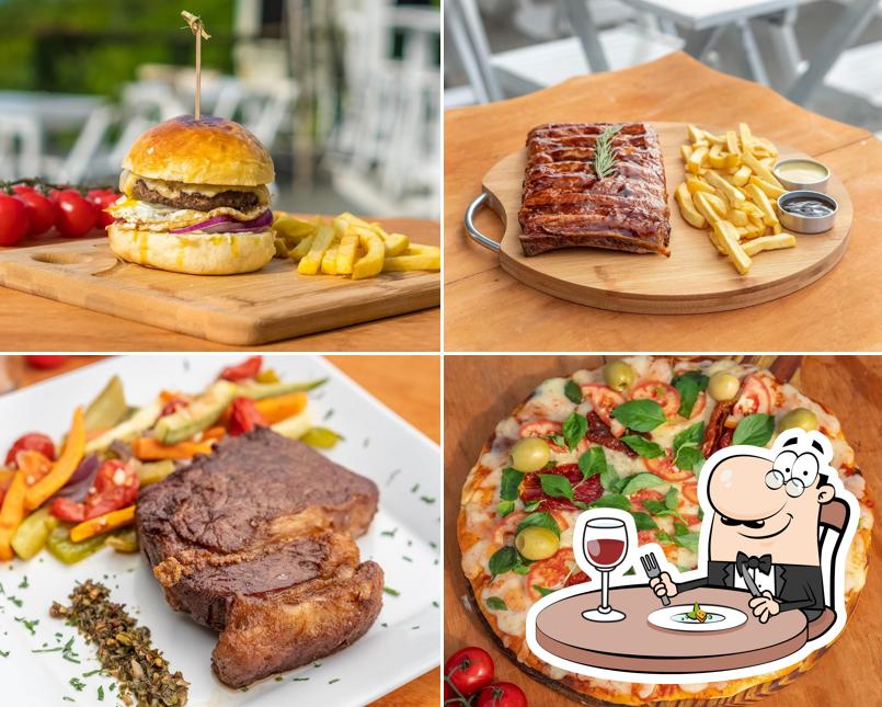 Platos en Toca do Morcego - Chill Out Bar & Dance Club