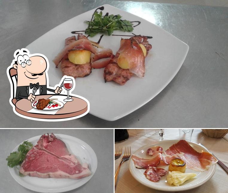 Ordina i piatti di carne a Ristorante La Bottega