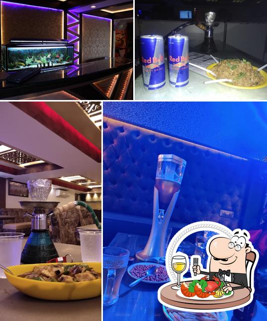 Try out seafood at Jackpot Restaurant