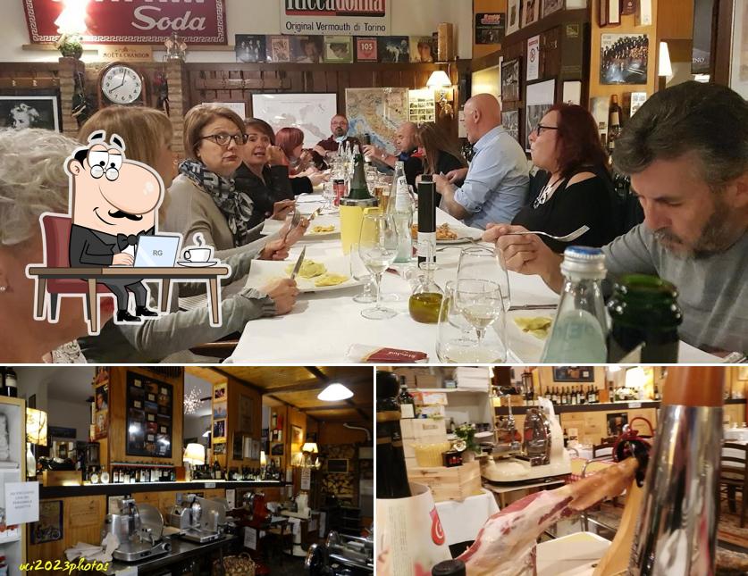 Gli interni di Osteria del Borgo - Zovo