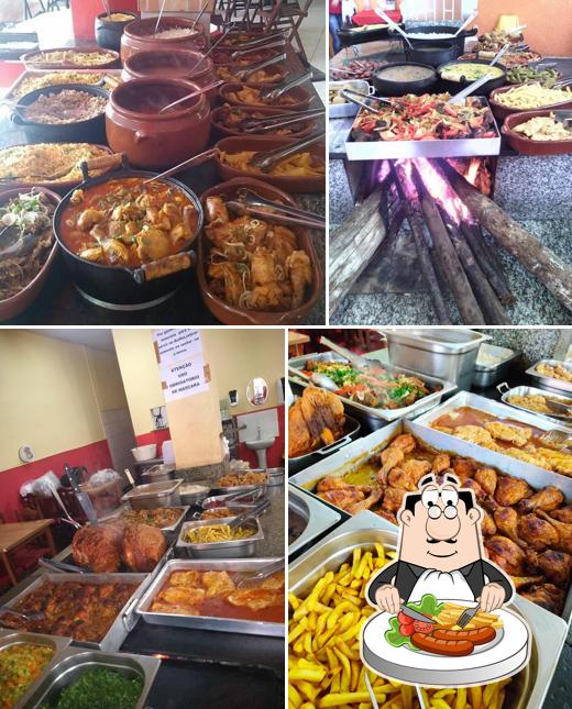 Comida em Restaurante Fogão À Lenha