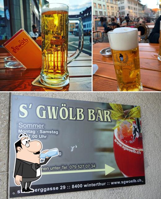 Gwölb Cellar bar