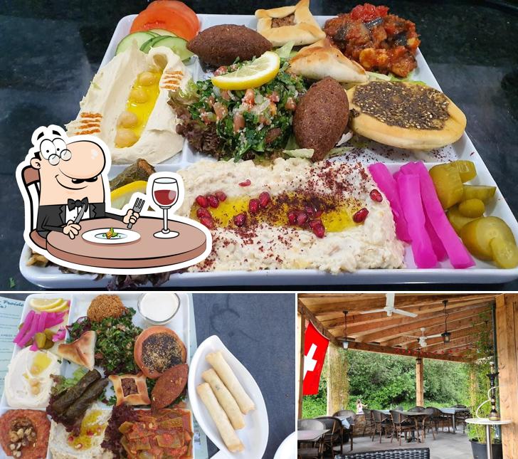 Tra le diverse cose da Zaitouna Food Takeaway si possono trovare la cibo e interni