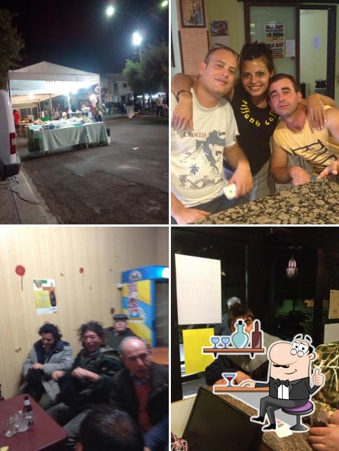 Dai un'occhiata agli interni di Tiffany Caffè