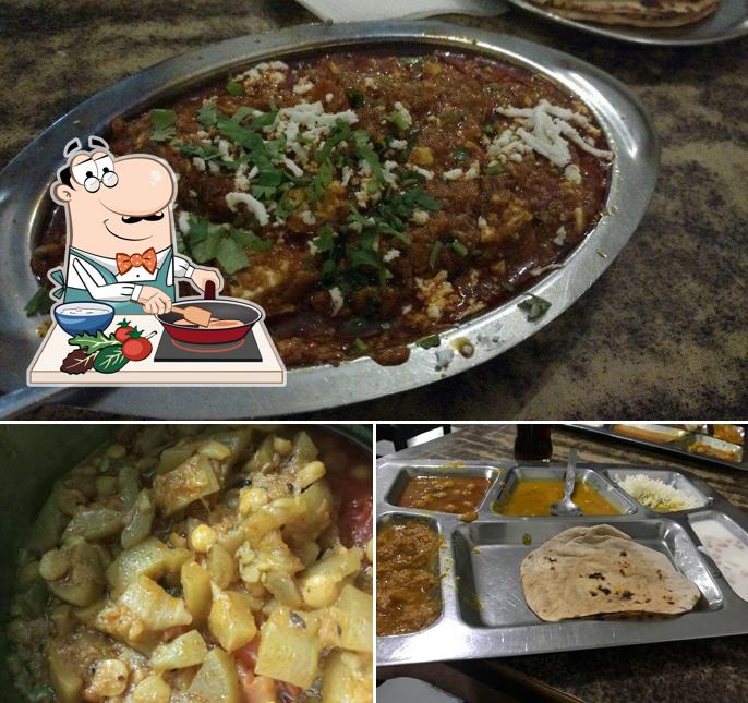 Chicken curry at Jay Matarani Khana Khajana