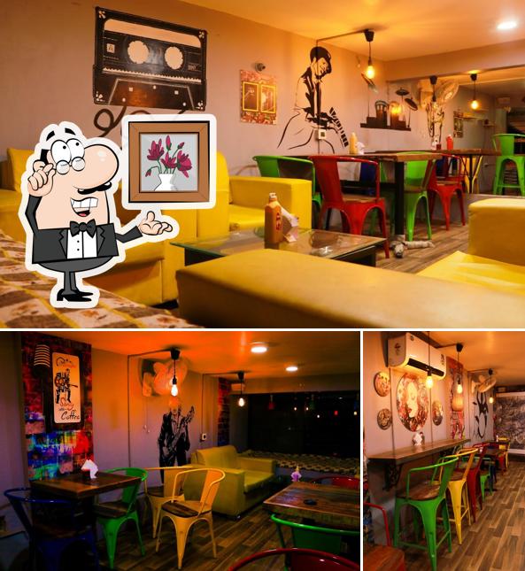 Check out how Café Unplugged looks inside