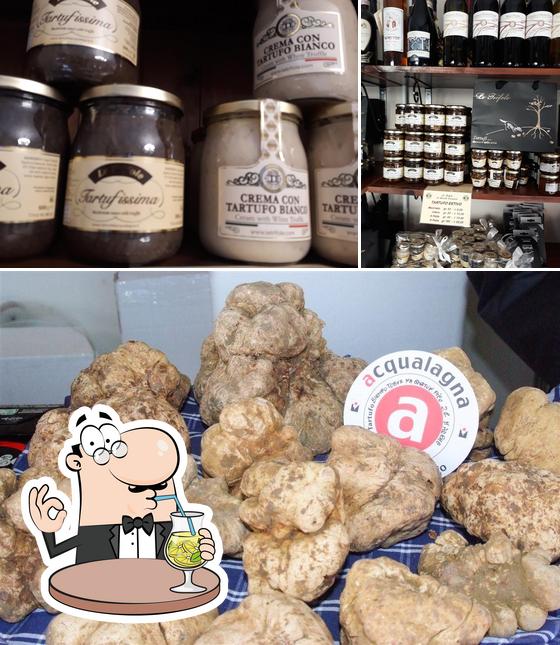 La foto di bevanda e cibo da Tartufi di Acqualagna