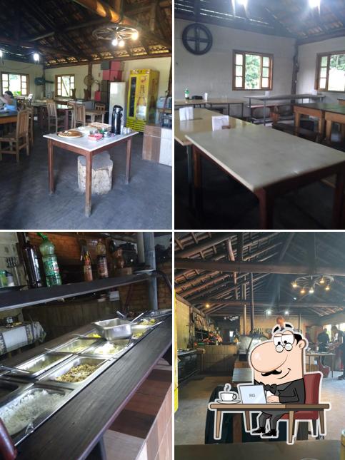 O interior do Costelaria e Assados Cabral Tropeiro Velho