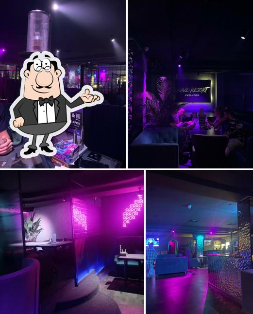 Installez-vous à l'une des tables de Rave Resort Evolution