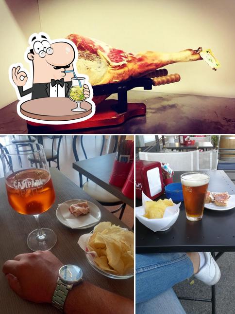 La bevanda e frutti di mare del ristorante