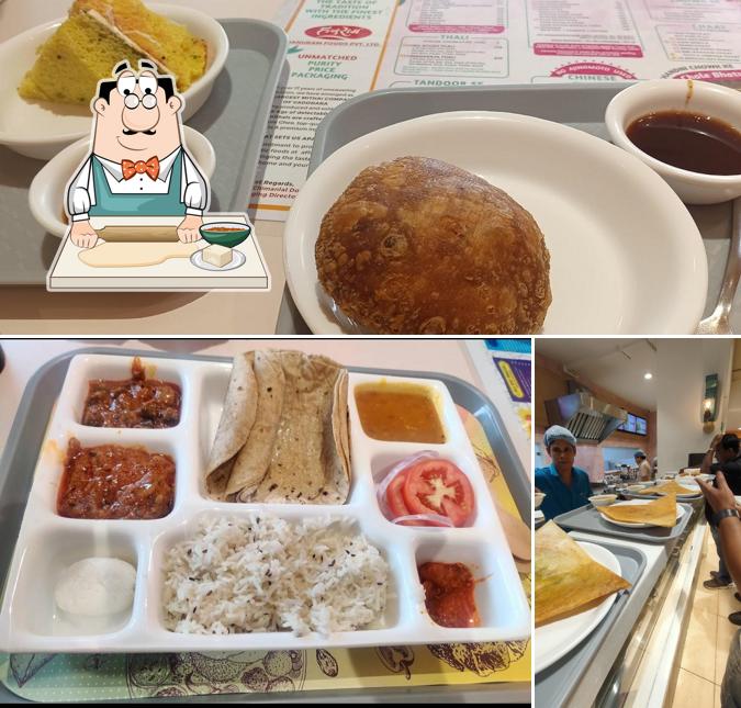 Samosa at HanuRam Foods - Chakli Circle