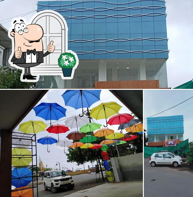 The exterior of The Dumas Cafe