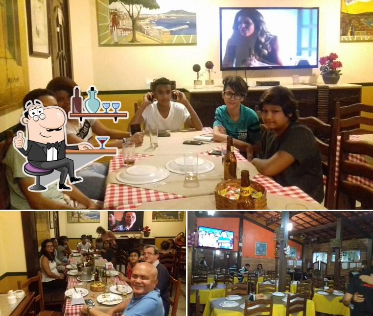 Veja imagens do interior do La Napoletana