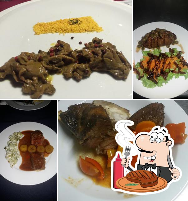 Escolha refeições de carne no Osteria Primo Piatto