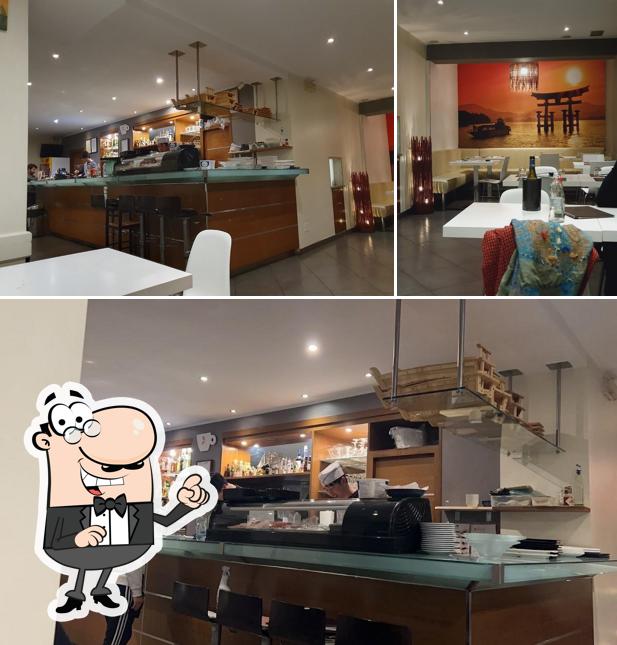 Gli interni di Yoshi Sushi