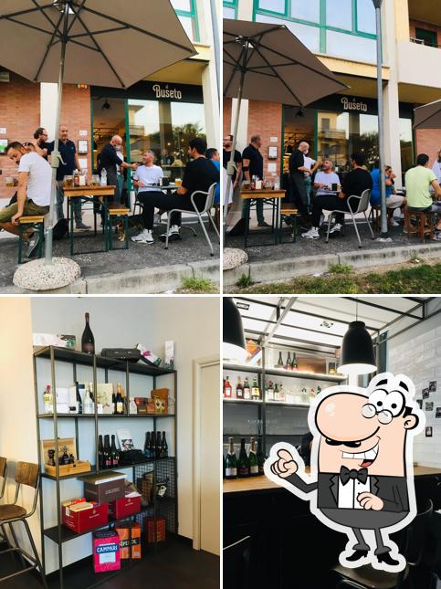 Gli interni di Bar al Buseto