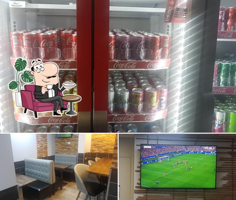 Installez-vous à l'une des tables de K'PITAL