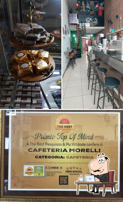 O interior do Cafeteria Morelli