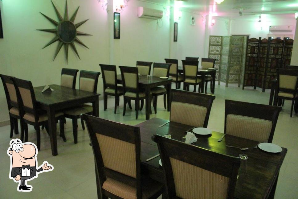 The interior of Restaurant Aroma - Veg & Non Veg Restaurant Udaipur, Multi Cuisine Restaurant in Udaipur, Laal Maas, Rajasthani Food