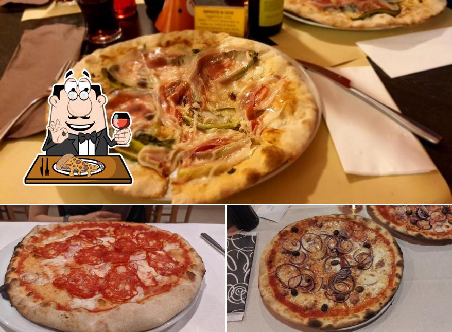 Scegli tra le molte varianti di pizza