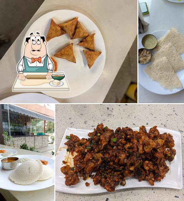 Samosa at TAAZA KITCHEN