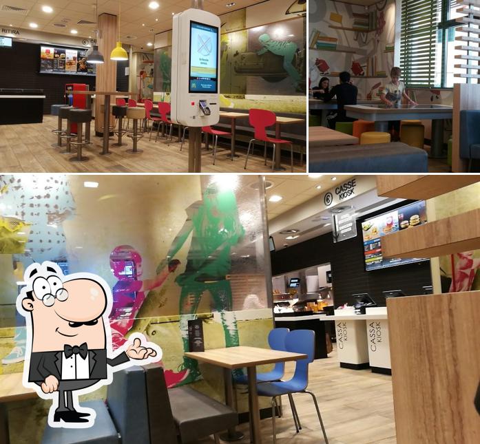 Gli interni di McDonald's Cesena Via Emilia