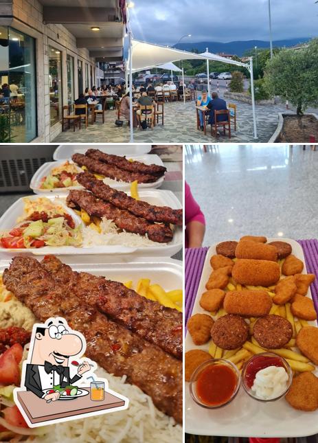 Guarda la foto che presenta la cibo e esterno di Turkish Kebap