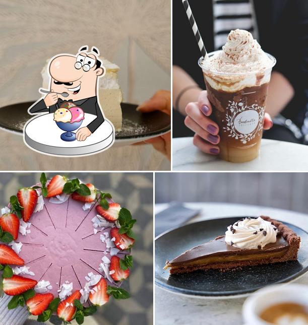 BARBARELLA PLANT BISTRO serve un'ampia gamma di dolci