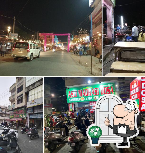 Check out how Asli Madrasi Dosa looks outside