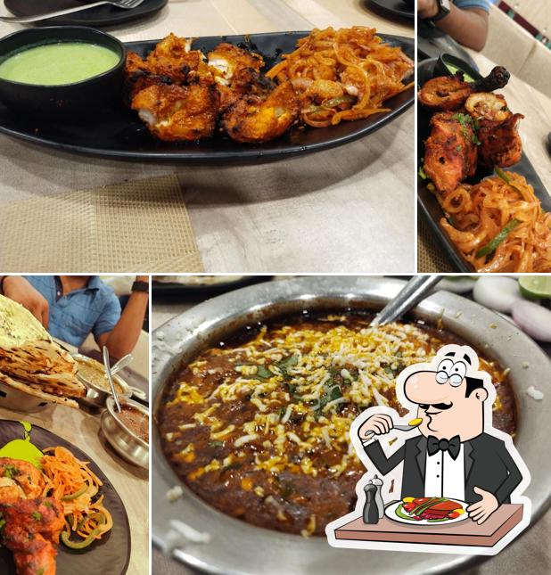 Tandoori chicken at Thaat Maan Pan - Family Garden Restaurant