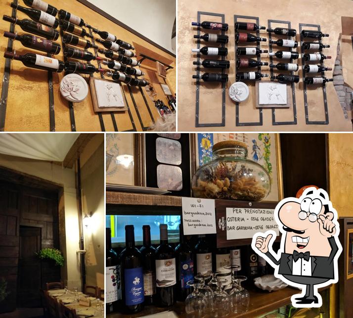 Siediti a un tavolo di Osteria Del Mercato