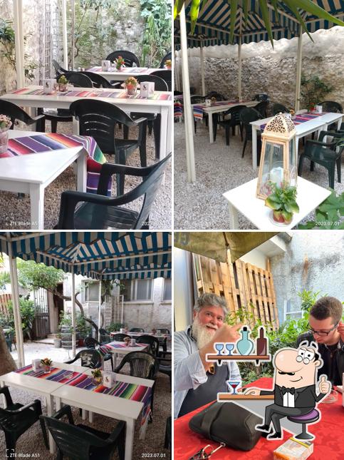 Siediti a un tavolo di Caffè VIP