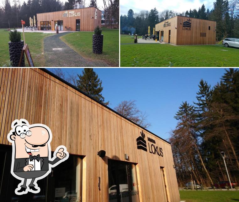 Goditi la vista dall'area esterna di LOKUS Cafe