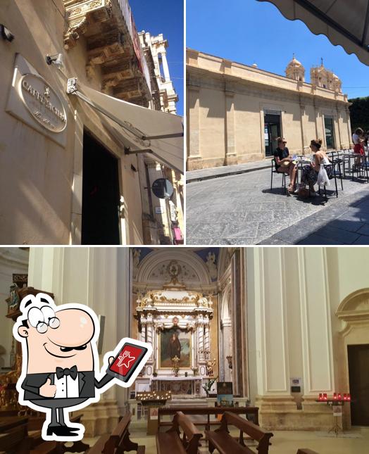 Goditi la vista dagli esterni di Caffé Sicilia