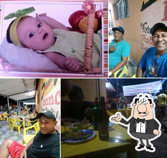 O interior do Sônia Lanches