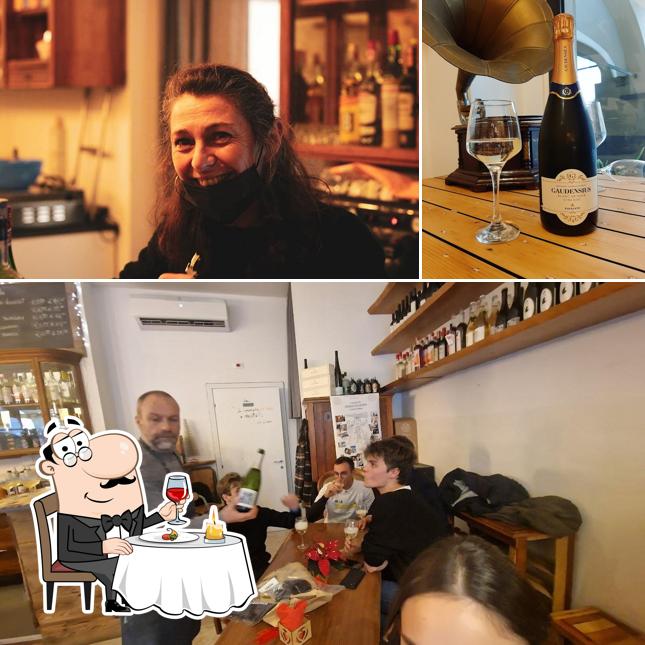 Degusta un bicchiere di vino a Legatoria13 - Enoteca & Bottega